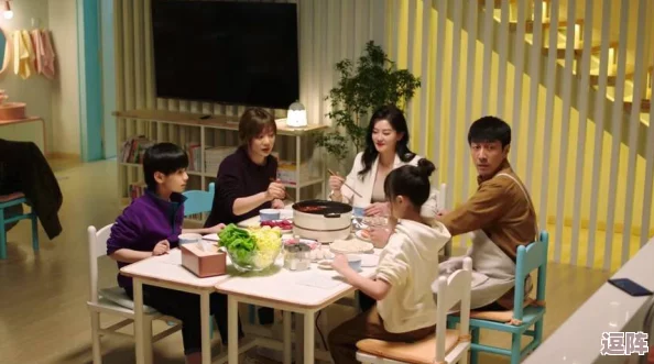 男女之间的唏唏哩哩动态：探讨情感交流中的微妙变化与互动方式，揭示两性关系的复杂性与趣味性