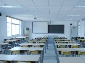 学校教室里可以插自己电脑吗？据说有些老师私下允许，但也有学生因此被处罚