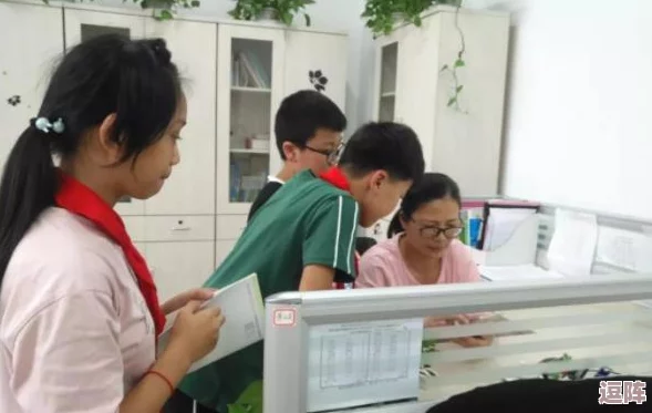 学校教室里可以插自己电脑吗？据说有些老师私下允许，但也有学生因此被处罚