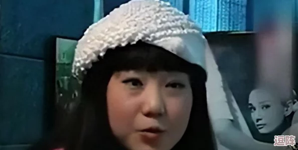 张筱雨在沙发上张开腿,引发网友热议:有人认为这是艺术表现,也有人觉得过于大胆,究竟如何看待? 张筱雨在沙发上张开腿,引发网友热议:有人认为这是艺术表现,也有人觉得过于大胆,究竟如何看待?