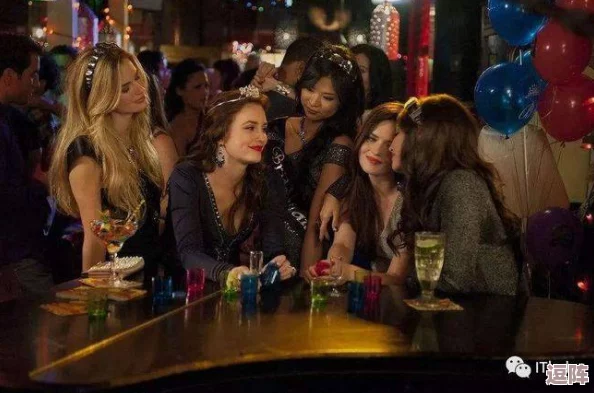 女孩不信春晚药那么厉害,竟然在聚会上大胆尝试,结果引发全场热议和一连串搞笑反应! 女孩不信春晚药那么厉害,竟然在聚会上大胆尝试,结果引发全场热议和一连串搞笑反应!