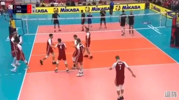 张婉莹vs罗智莹图片:两位选手在比赛中的精彩瞬间与对决分析,展现出各自的实力与风采 张婉莹vs罗智莹图片:两位选手在比赛中的精彩瞬间与对决分析,展现出各自的实力与风采