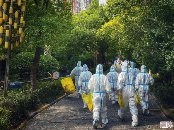 《闪电突袭》幕后团队掠影:活泼氛围中透露着紧张制作的热情 《闪电突袭》幕后团队掠影:活泼氛围中透露着紧张制作的热情