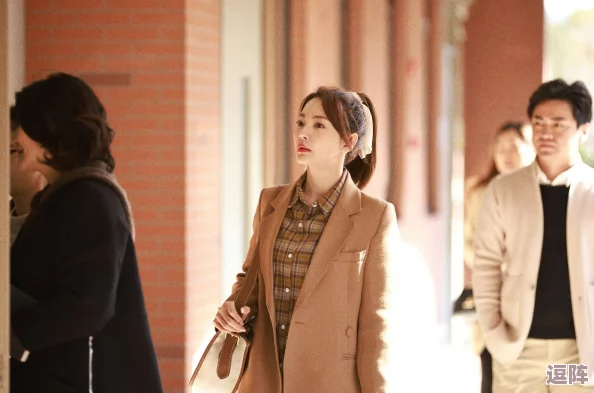 女BBBB搡BBBB搡BBBB：探讨当代女性在职场中的挑战与机遇，以及如何在竞争激烈的环境中寻求自我成长和发展