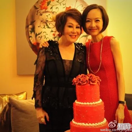 老熟女BBw搡BBBB仙踪林:某知名明星与神秘富豪传绯闻,内幕曝光! 老熟女BBw搡BBBB仙踪林:某知名明星与神秘富豪传绯闻,内幕曝光!