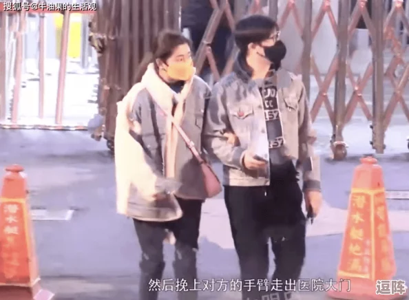 野花www：某明星被曝与经纪人热恋，绯闻传出后双方均未回应