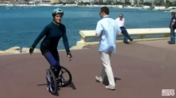 差差差不多30秒的轮滑视频引发网友热议,大家纷纷表示这段视频展现了惊人的技巧和速度,令人目不暇接 差差差不多30秒的轮滑视频引发网友热议,大家纷纷表示这段视频展现了惊人的技巧和速度,令人目不暇接