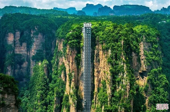 桃源洞口已是溪水百丽宫,描绘自然之美与人文环境的和谐共生,探寻大自然的奥秘与和谐之韵 桃源洞口已是溪水百丽宫,描绘自然之美与人文环境的和谐共生,探寻大自然的奥秘与和谐之韵