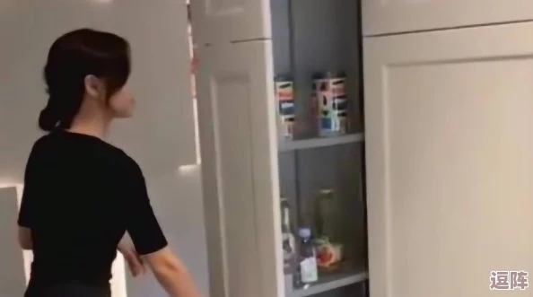 粉嫩沟厕零距离拍大神,网友纷纷表示:这样的创意真是让人眼前一亮,既搞笑又有趣! 粉嫩沟厕零距离拍大神,网友纷纷表示:这样的创意真是让人眼前一亮,既搞笑又有趣!