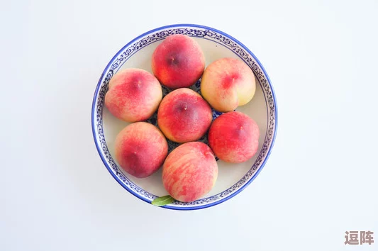 水蜜桃12：了解水蜜桃的生长特点、营养成分与美味食用方法，提升你的水果享受体验